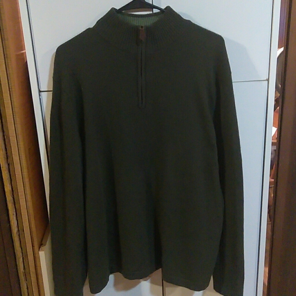Daniel Bishop unisex cashmere sweater. Dk grn. L